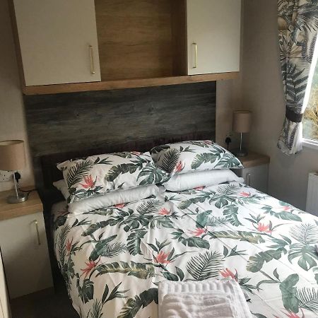 فندق Flamingo Land Private Caravan - No 8 Cedarwood Kirby Misperton المظهر الخارجي الصورة