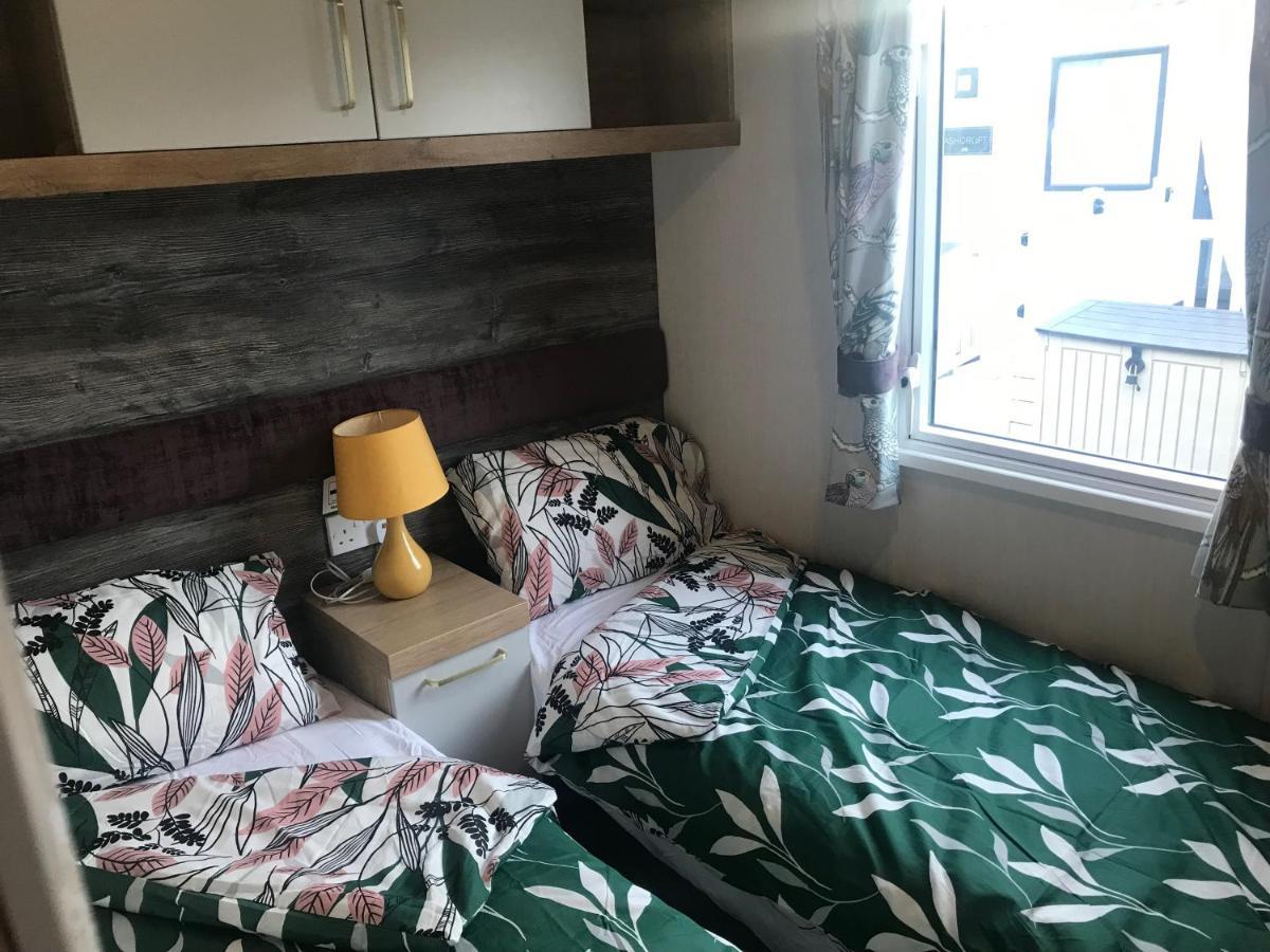 فندق Flamingo Land Private Caravan - No 8 Cedarwood Kirby Misperton المظهر الخارجي الصورة
