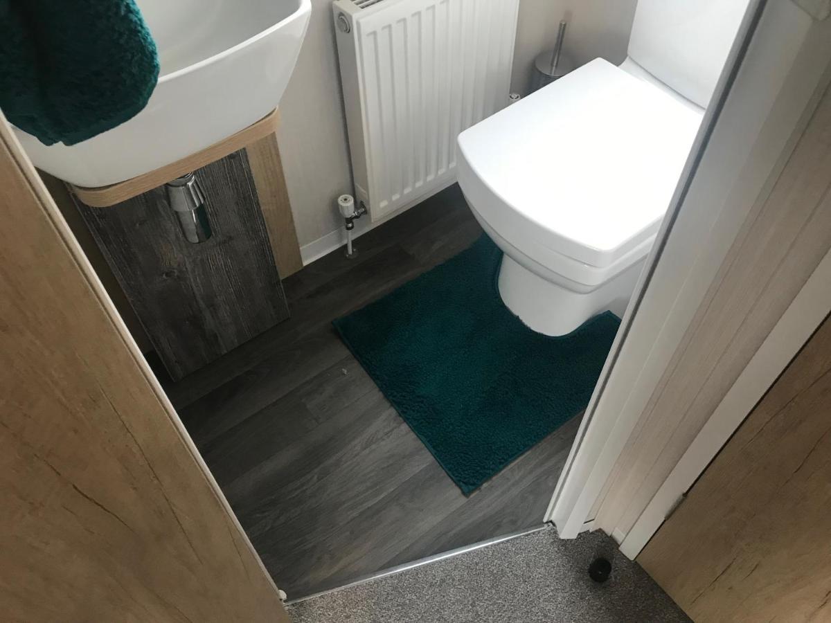 فندق Flamingo Land Private Caravan - No 8 Cedarwood Kirby Misperton المظهر الخارجي الصورة